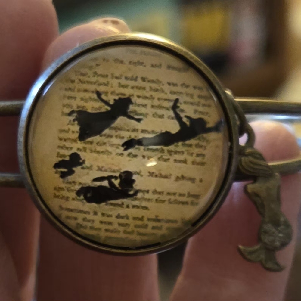 Vintage-Style Peter Pan Silhouette Bangle Bracelet in Antiqued Bronze - Picture 3 of 6